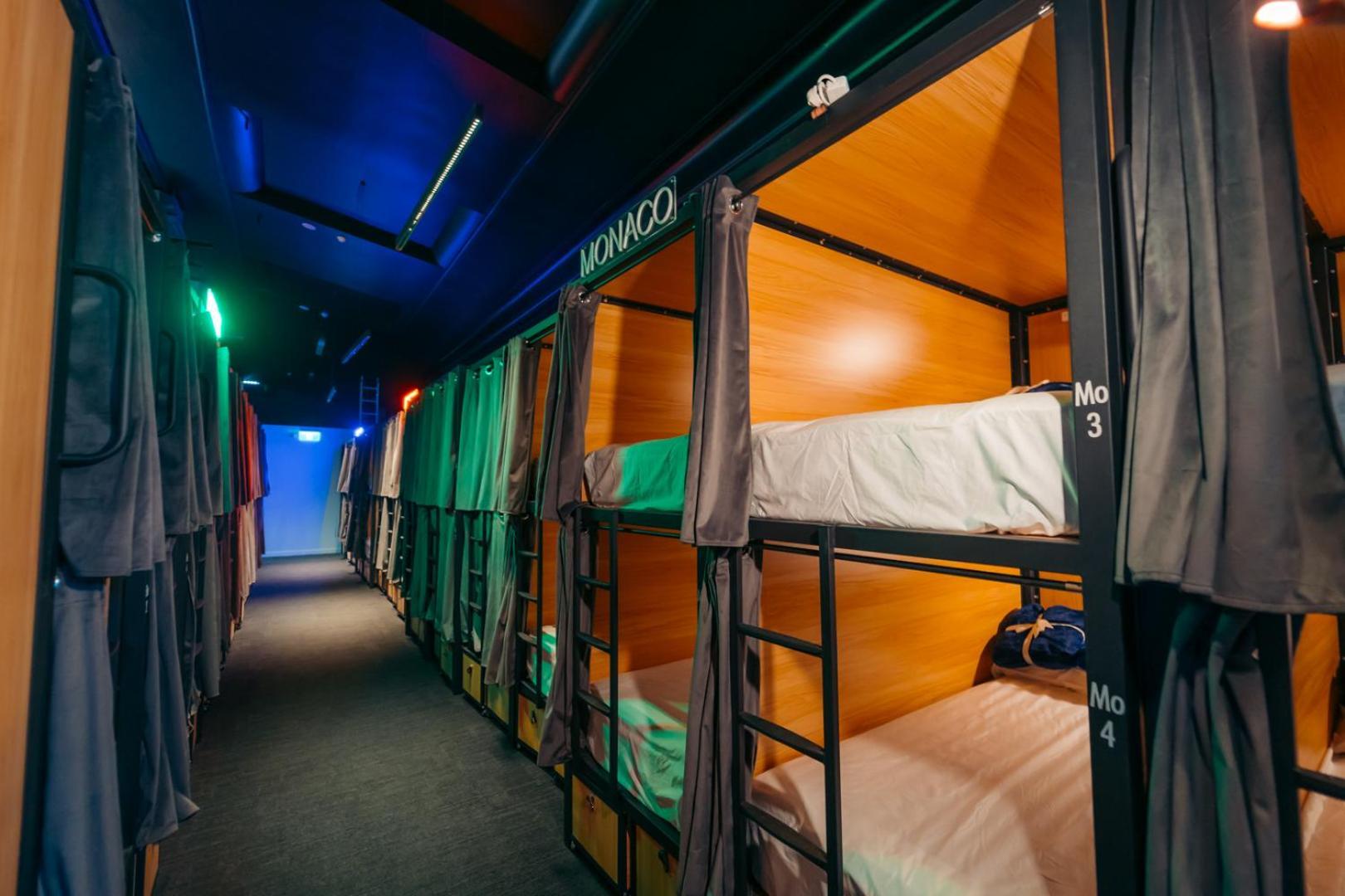 Capsuleaccom Hostel Gold Coast Eksteriør bilde