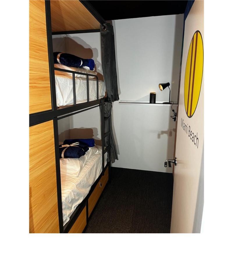 Capsuleaccom Hostel Gold Coast Eksteriør bilde